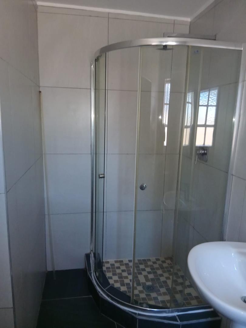 To Let 1 Bedroom Property for Rent in Humewood Eastern Cape